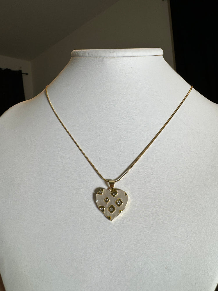 
                  
                    Clover Shell Heart Necklace
                  
                